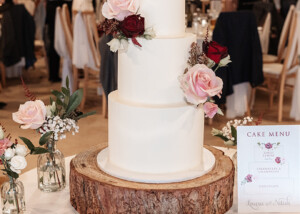 laura and nitisk old kent barn simple wedding cake