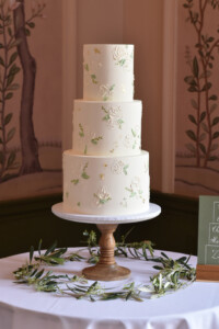 the george in rye simple elegant wedding cake