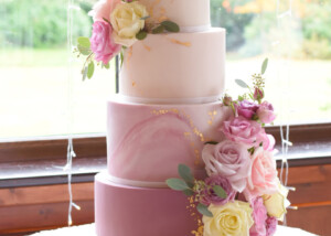 julia & russell the ravenswood elegant wedding cake east sussex