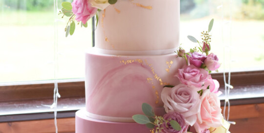 julia & russell the ravenswood elegant wedding cake east sussex