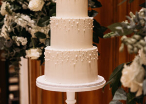 hollie and ollie pearl wedding cake pelham house lewes