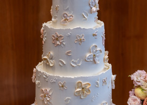pelham house lewes wedding cake east Sussex floral piped
